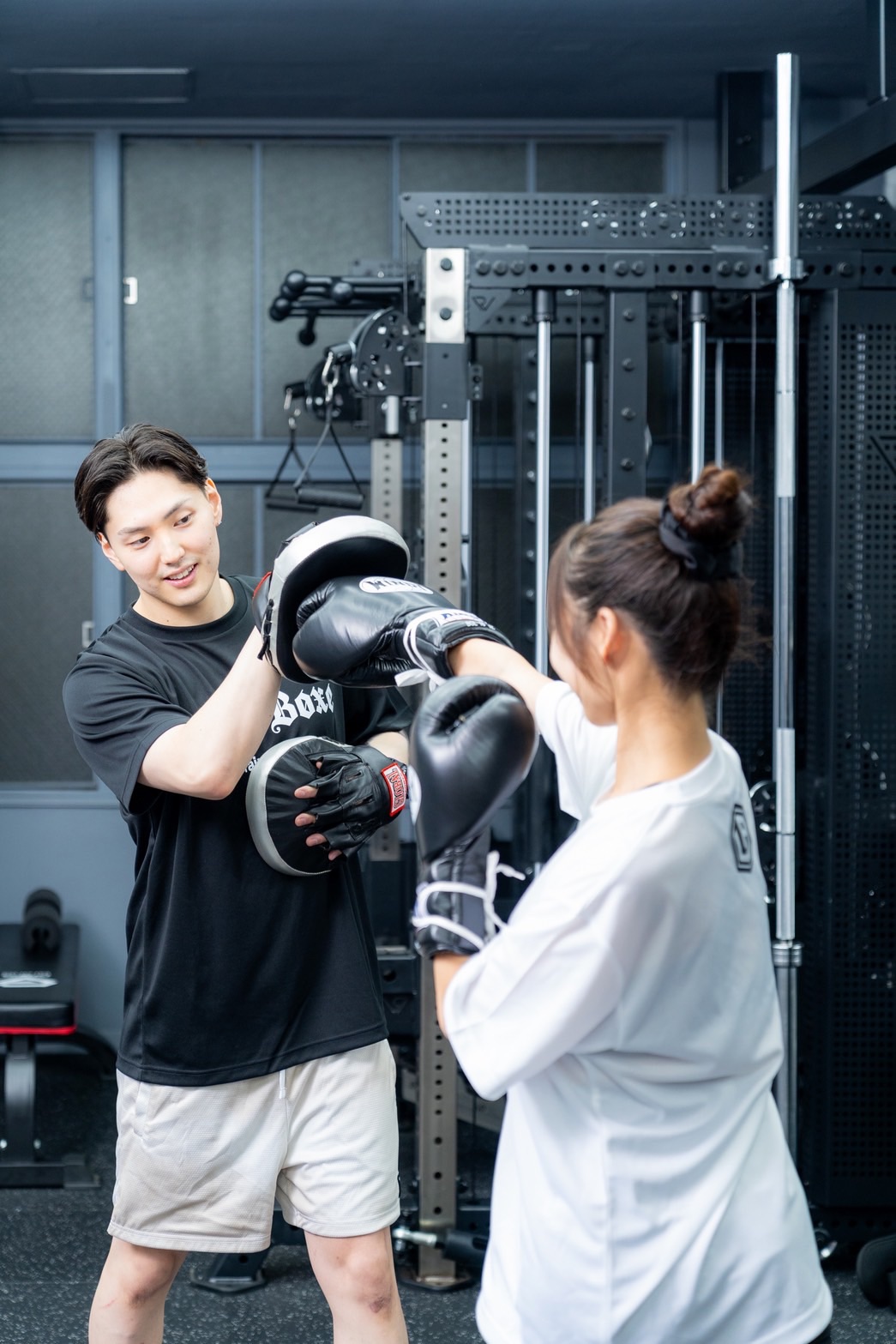 LUTA BOXEのミットトレーニング